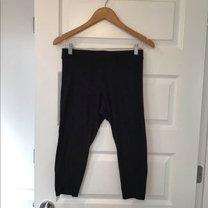 PINK black Capri leggings